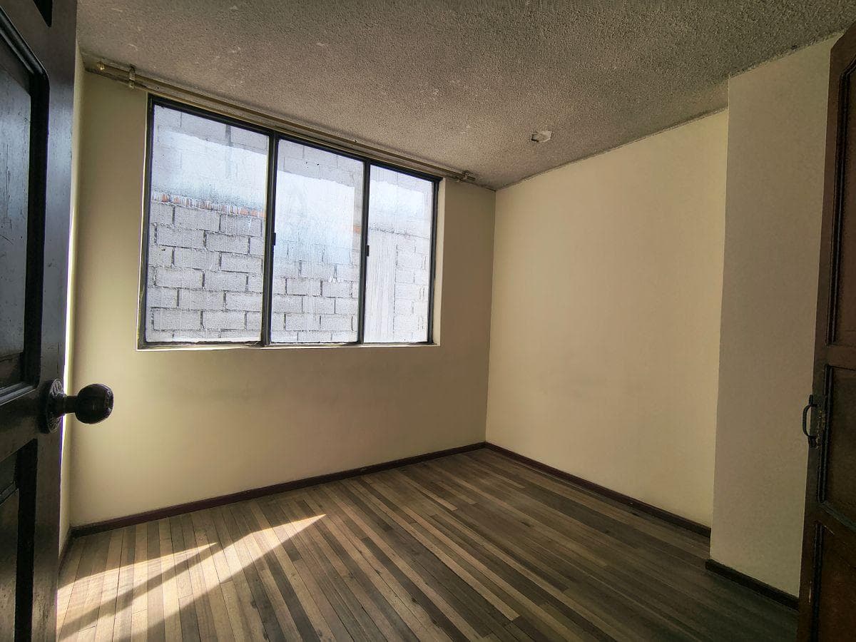 Casa de Venta en El Sector de Quito Norte, en La Calle Flavio Alfaro — imagen 2