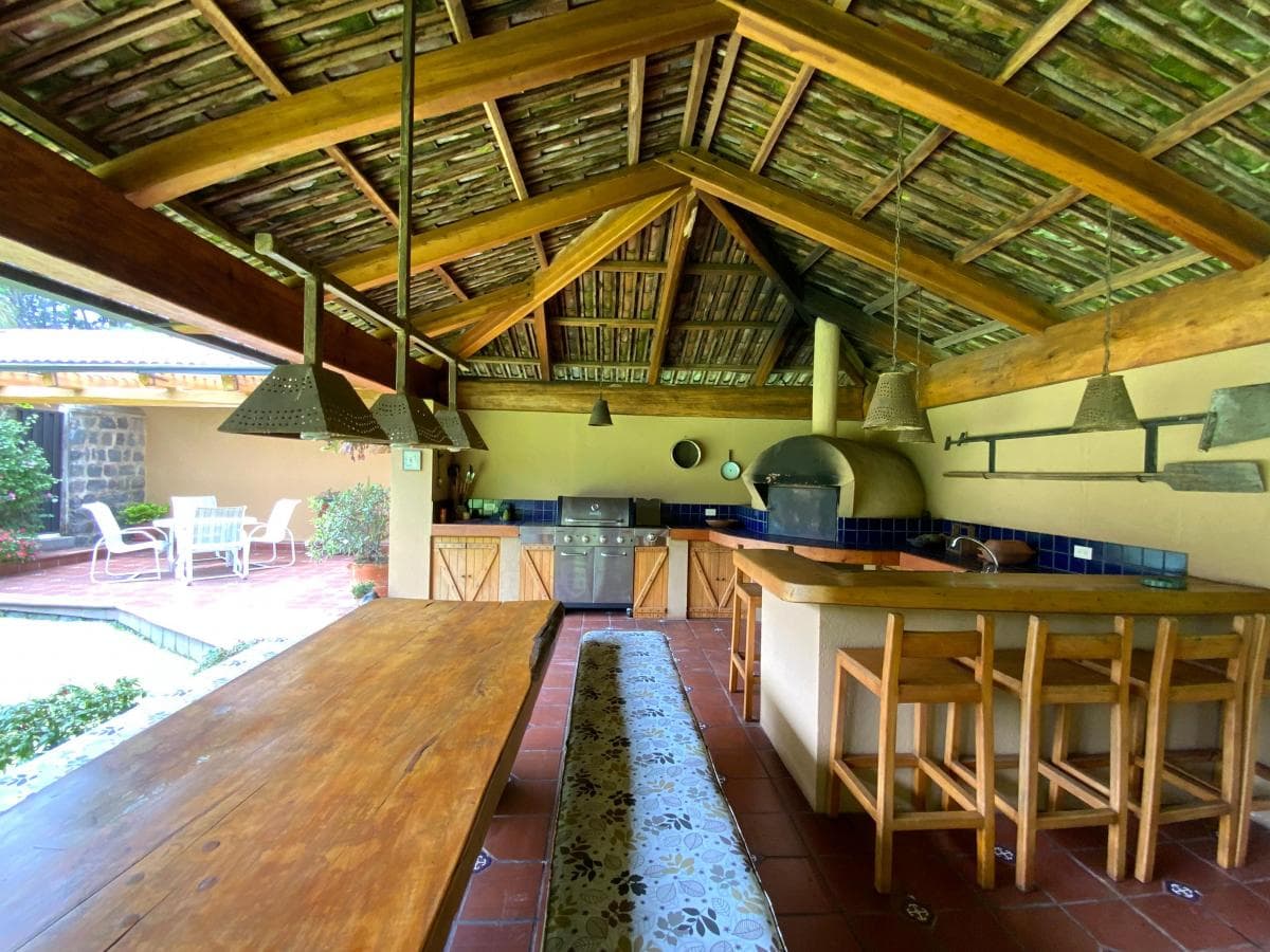 Vendo Hermosa Propiedad Sector Los Cerros Golf Club Cuatro Dorm. — imagen 2
