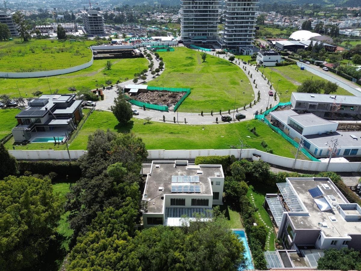 Casa de Venta Dentro de Urbanización Segura en El Sector de San Patricio, Cumbayá — imagen 7