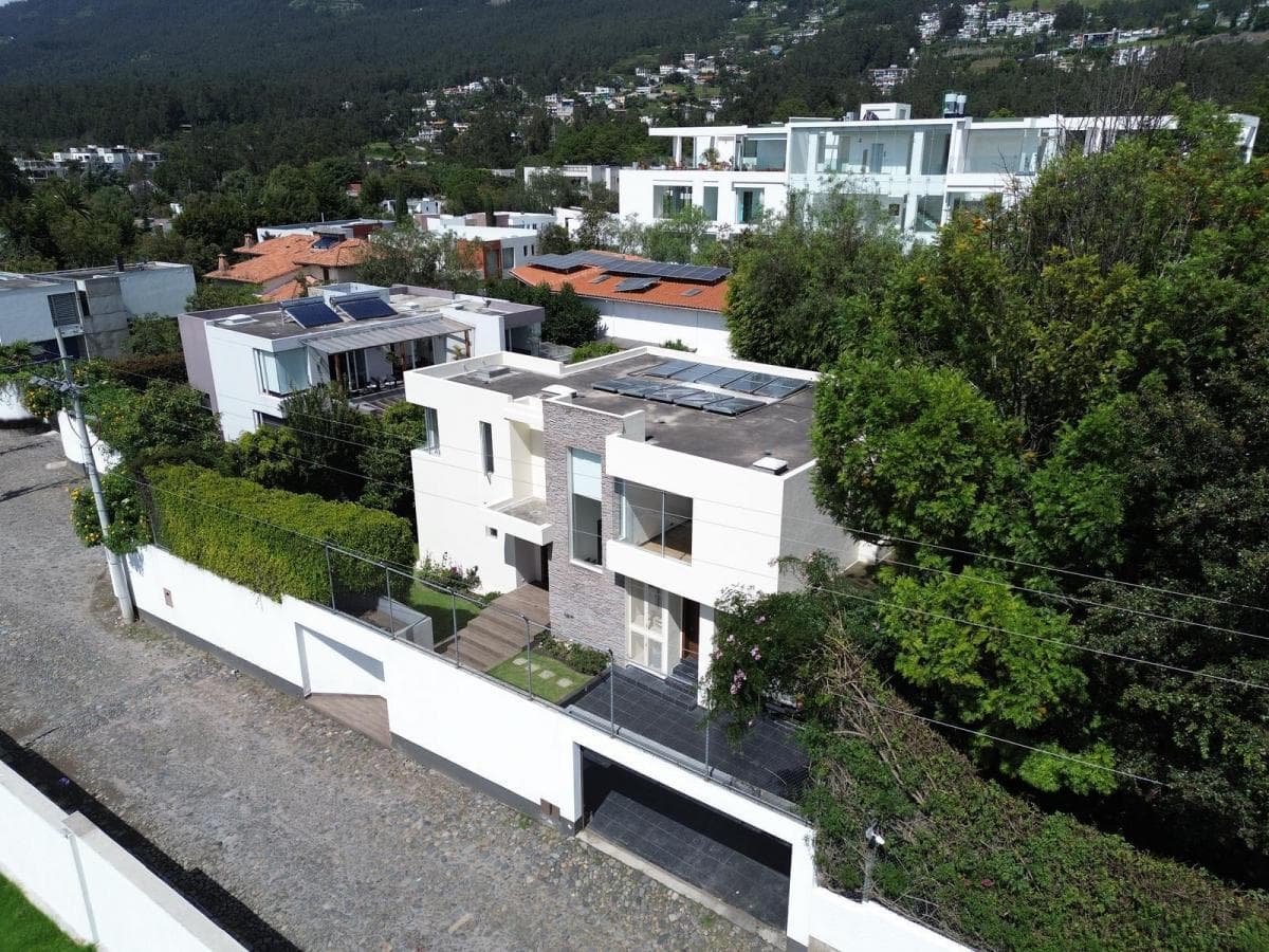 Casa de Venta Dentro de Urbanización Segura en El Sector de San Patricio, Cumbayá — imagen 6