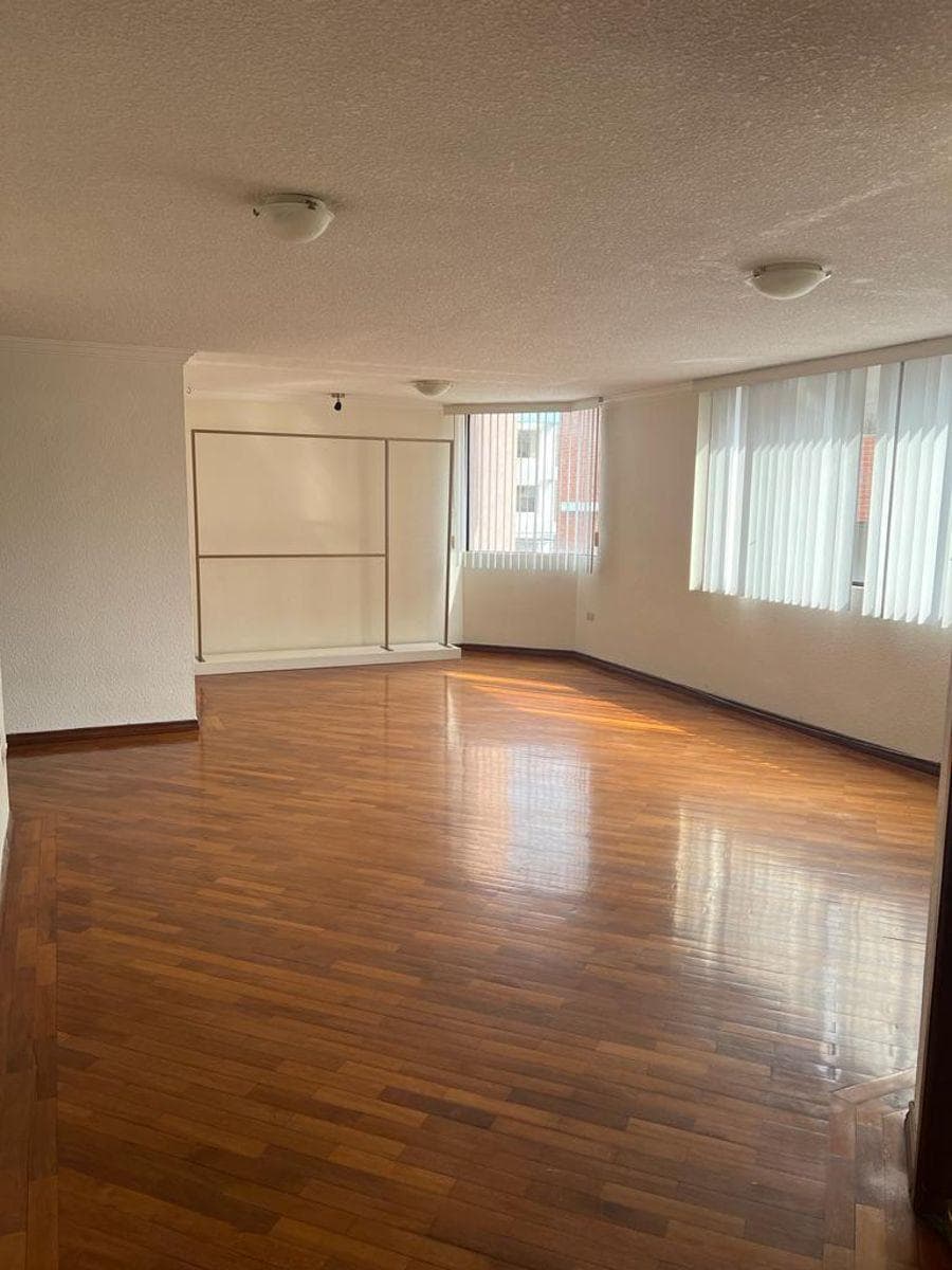Departamento de 129 m² con 3 Habitaciones en Venta en Monteserrín — imagen 1