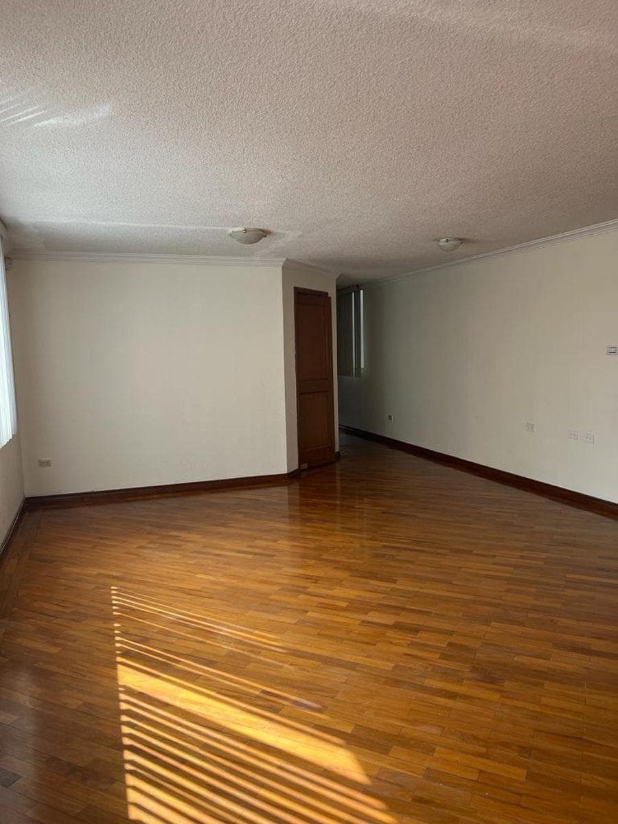 Departamento de 129 m² con 3 Habitaciones en Venta en Monteserrín — imagen 8