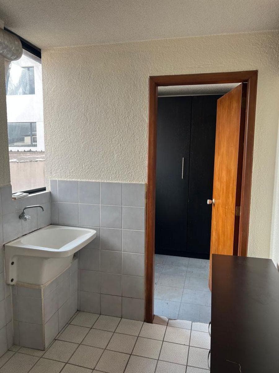 Departamento de 129 m² con 3 Habitaciones en Venta en Monteserrín — imagen 4