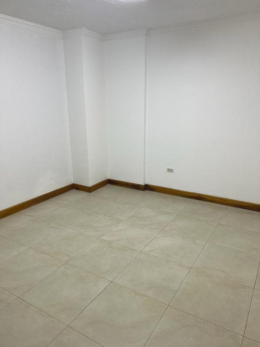 Departamento de 129 m² con 3 Habitaciones en Venta en Monteserrín — imagen 3