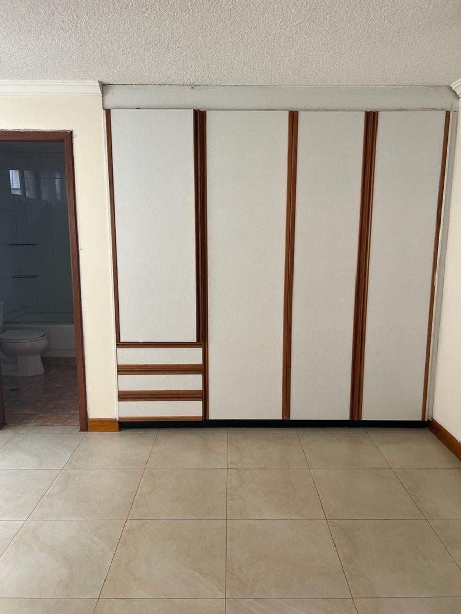 Departamento de 129 m² con 3 Habitaciones en Venta en Monteserrín — imagen 2