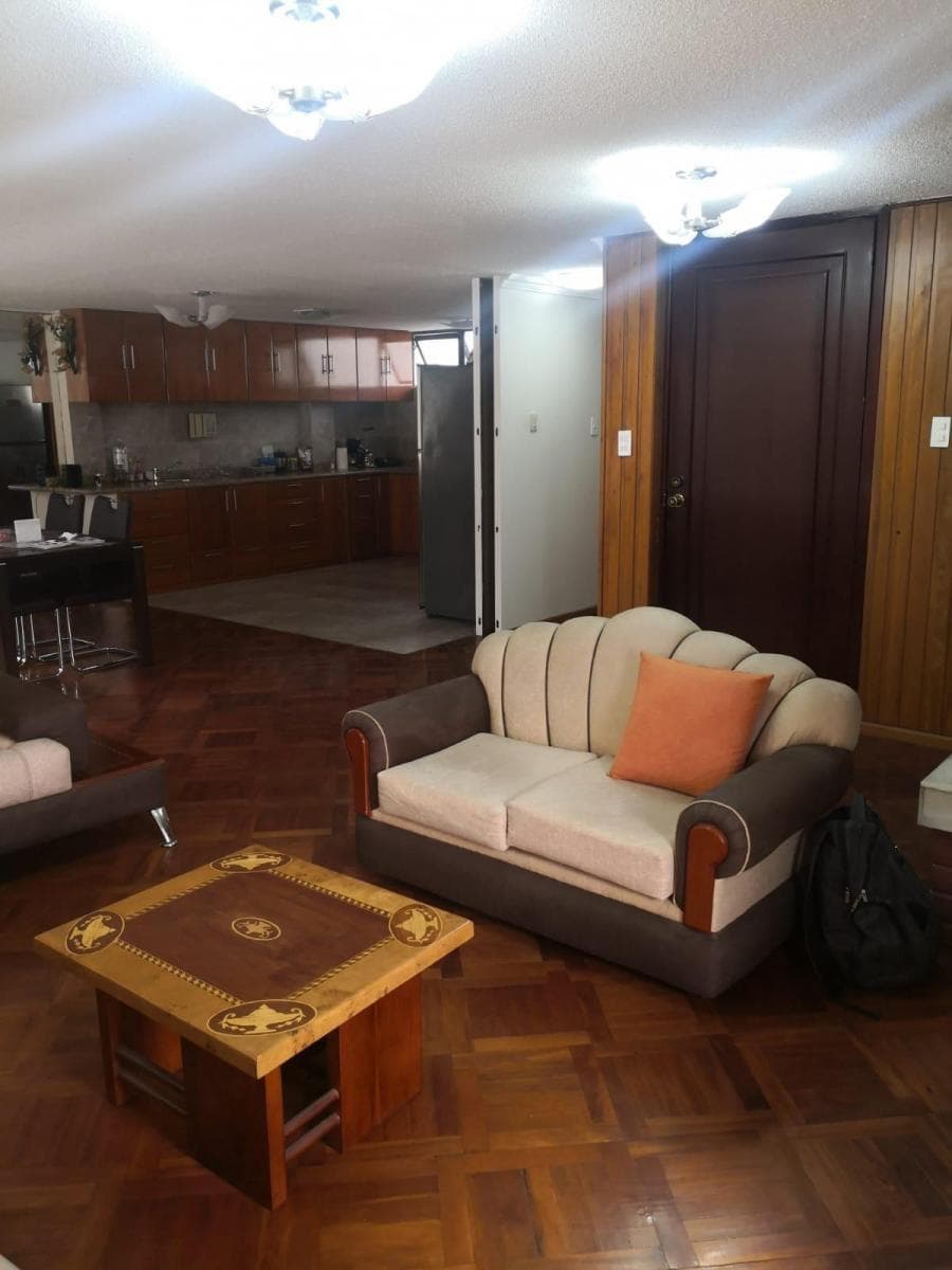 Vendo Amplio Departamento Sector San Gabriel Quito — imagen 8