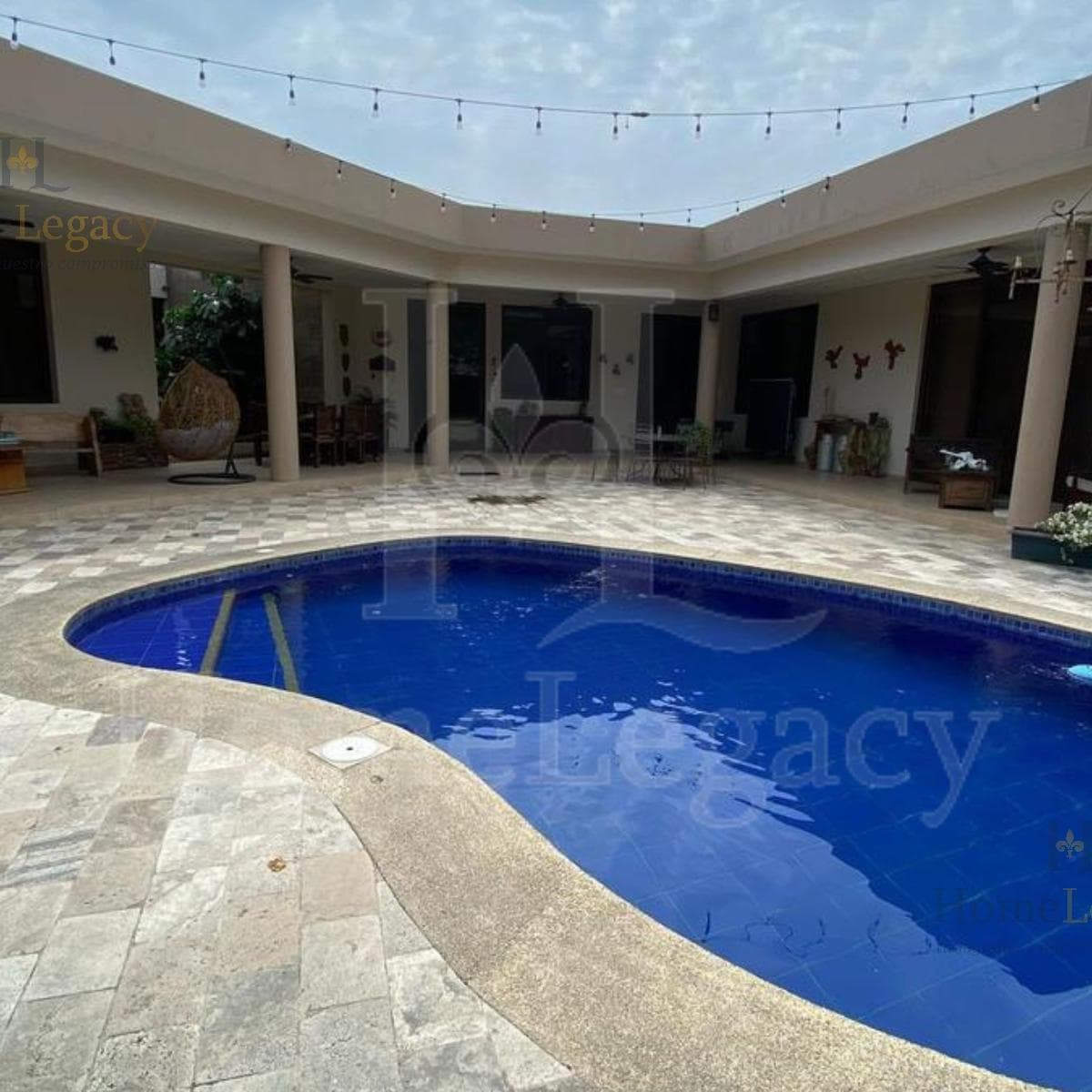 Casa en Venta con Piscina en Samborondón: Lujo en Una Sola Planta Am, Guayas — imagen 1