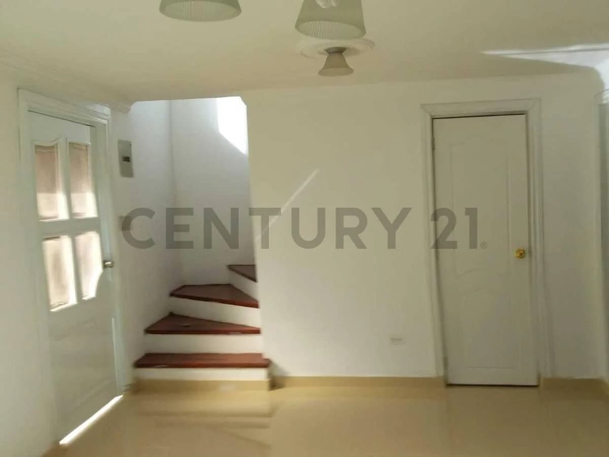De Oportunidad Casa Norte de Quito por La Ant — imagen 1