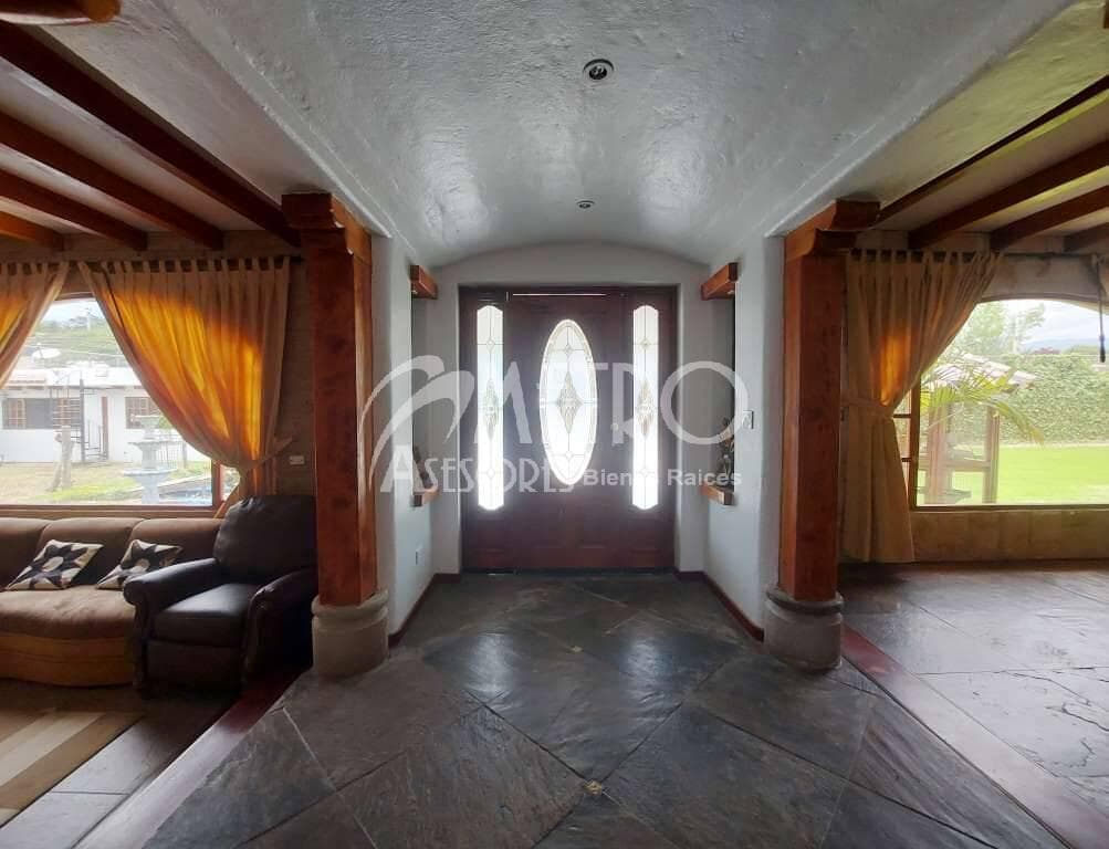 Casa en Venta en Guayllabamba Urb. Oficiales de La Policía Nacional — imagen 2