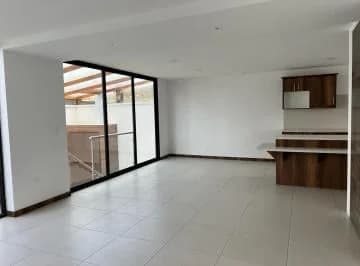 Sector Cumbaya, en Venta Casa 4d, 218 m², Dos Pisos, con Patio, en Conjunto Privado — imagen 3