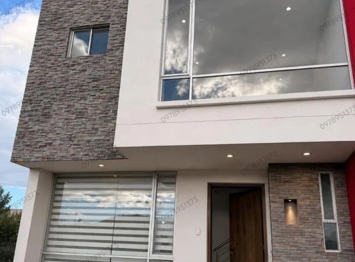 Casas Vip/biess Calderón — imagen 1