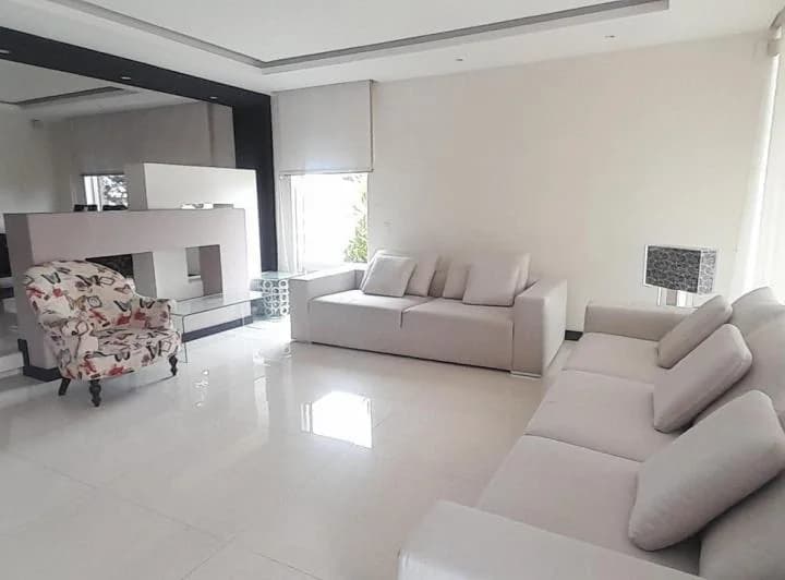 Casa Independiente de Venta en San Juan de Cumbaya — imagen 1