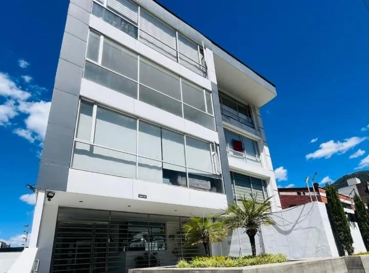 Moderno Departamento de Venta Quito Tenis 2 Habitaciones — imagen 1
