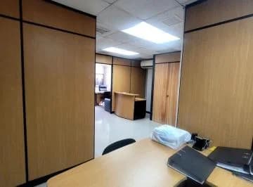 En Venta Oficina en Edifico Finansur Sin Amoblar/no Divisiones - Mae. Recalde, Guayas — imagen 2