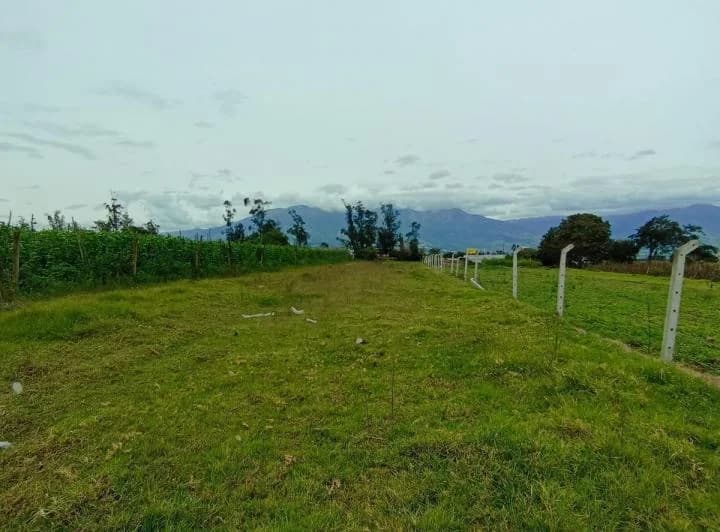 Lotes de Terreno de Venta en Atuntaqui, Imbabura — imagen 1