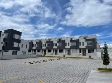 Mv - Casa Vip en Venta Sector Calderón 3d, 3 Pisos, 106 m², Patio, Terraza — imagen 3