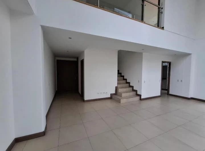 Lindo Departamento Duplex de Venta, Tres Habitaciones Bellavista — imagen 1