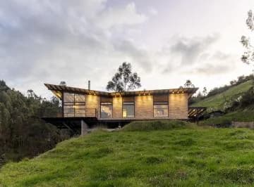 Casa - Quinta en Venta, Diseño Único, Azuay — imagen 3