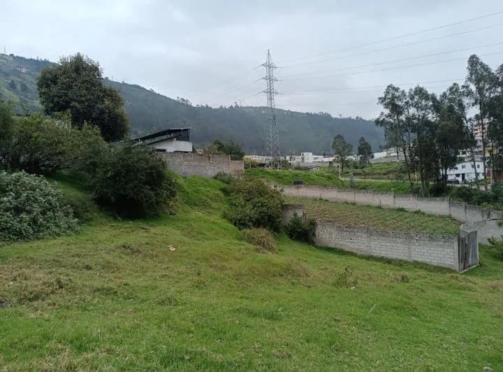 Venta Terreno Esquinero en Conocoto 1012 m² Los Chillos — imagen 1