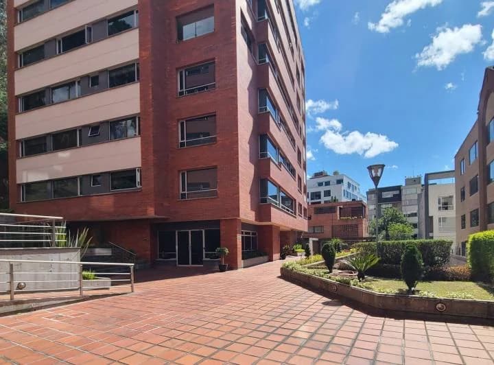 Departamento en Venta Quito Tenis 100 m² 1 Habitacion C/estudio 2 Parqueaderos Seguridad 24/7 — imagen 1