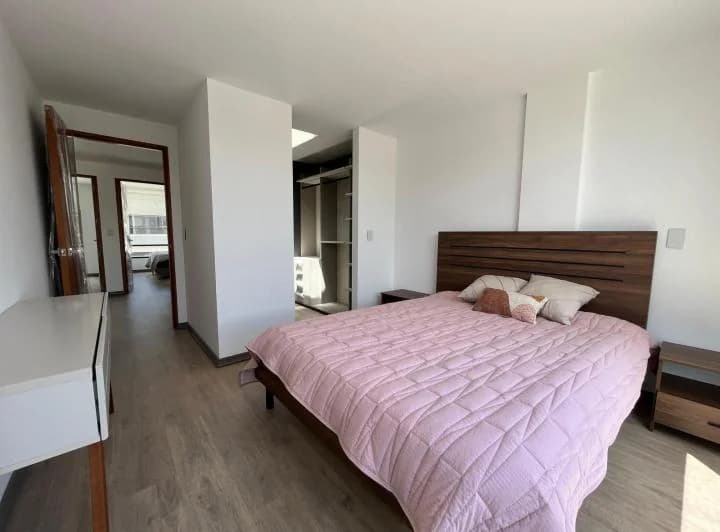 Tumbaco, Casa Independiente en Venta con Jardín, en Exclusivo Conjunto C17 — imagen 1