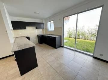 Venta Casa 3 Dorm. Sector Tumbaco — imagen 3