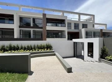 Departamento en Venta en Cumbaya– 2 Dorm., Terraza y Amenidades Premium — imagen 4