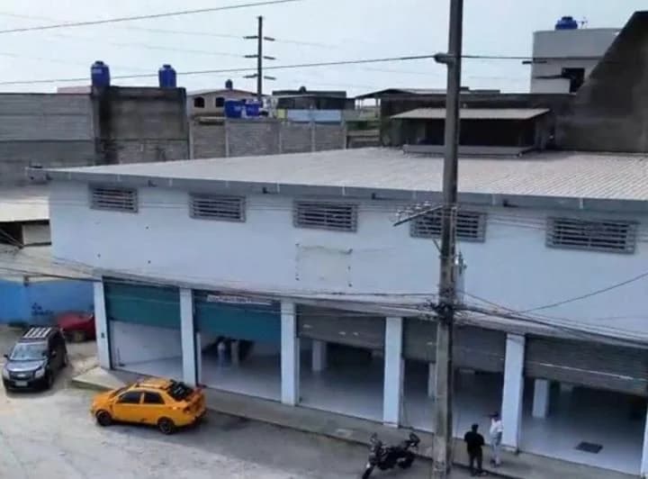 Vendo Edificio o Local Comercial en Km 4 Via Duran Boliche. Guayas — imagen 1