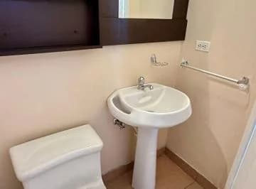 Casa de 120 m² con 3 Dorm. en Venta en Carcelén — imagen 2