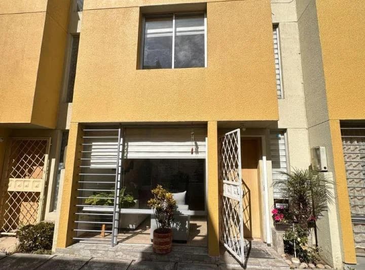 Casa de Venta en Calderón — imagen 1