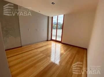 Quito Tenis - Cerca Av Brasil, Hermoso Duplex con Patio en Venta 179 m² (Pb - 02) — imagen 2