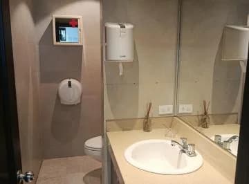 Oficina Ejecutiva 223 m² Amoblada, Lista Para Ocupar con Parqueo, Guayas — imagen 4