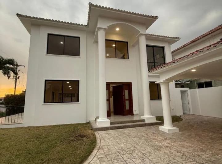 Casa en Venta, Estancias del Rio con 440 m² de Terreno y 3 Habitaciones, Km 10 de La Via Samborondon, Guayas — imagen 1