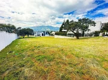 Vendo Hermoso Terreno en Estrategica Ubicación, Cumbayá. Provincia de Pichincha — imagen 2