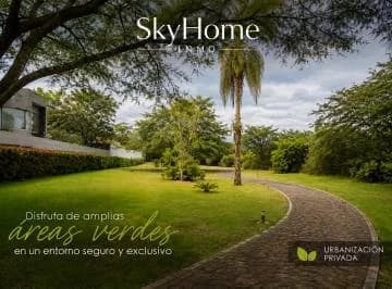 Venta Casa Moderna Independiente en Puembo, 4 Dorm. 320 m² + Jardín de 363 m², Urb. Sierra Verde — imagen 2
