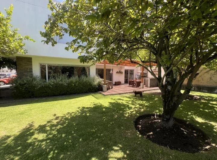 Casa de Venta en Tumbaco en Conjunto Privado — imagen 1