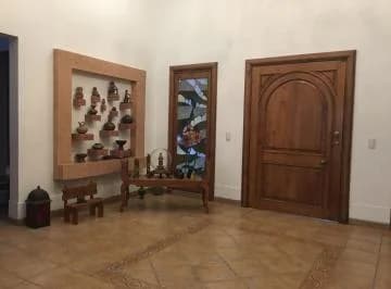 Casa en Venta Dentro de Exclusiva Urbanización en Cumbaya. Provincia de Pichincha — imagen 2