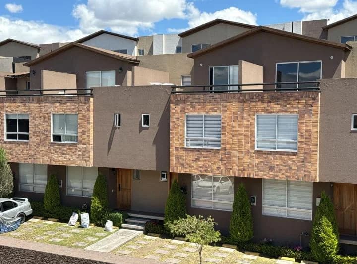 Oportunidad en Venta Casa con Atico Conocoto La Moya Valle de Los Chillos — imagen 1