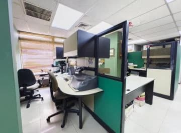 Venta de Amplia Oficina en 9 de Octubre y Tulcán, Guayas — imagen 4