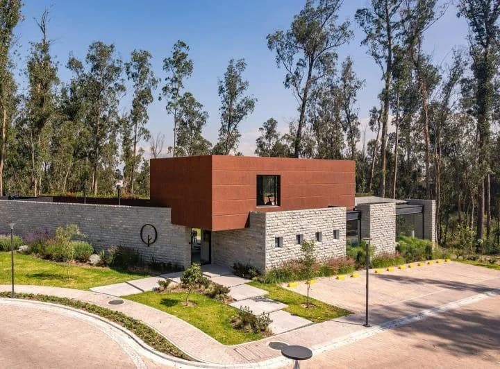 Terreno en Puembo, Piscina, Gimnasio, Áreas Verdes — imagen 1