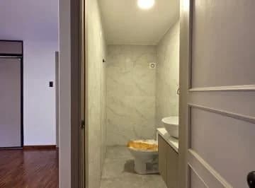 Departamento Remodelado en Venta en 6 de Diciembre y Colón – Usd 120.000 — imagen 5