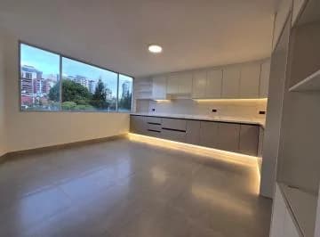 Departamento Remodelado en Venta en 6 de Diciembre y Colón – Usd 120.000 — imagen 3