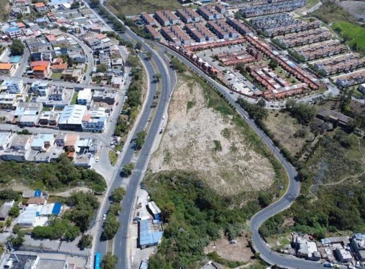 Venta Terreno 12.097 m² Sobre La Av Manuel Córdova Galarza en Pomasqui Norte de Quito — imagen 1
