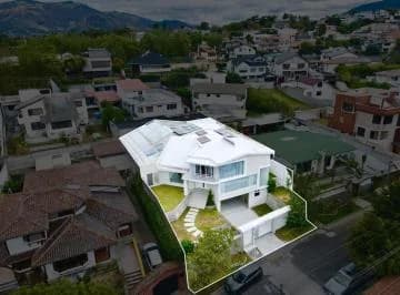 Casa en Cumbayá — imagen 3