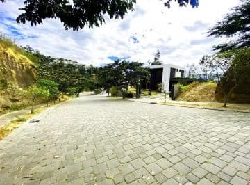 Hermoso Terreno de Venta en Urbanización de Lujo Cumbaya! — imagen 4