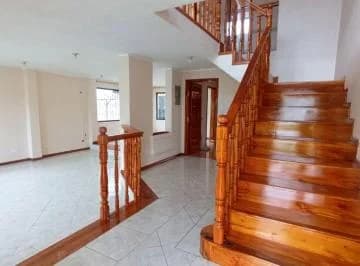 Vendo Casa, 4 Dorm., con Jardin, Seguridad, Urb. San Francisco, Sangolqui — imagen 2