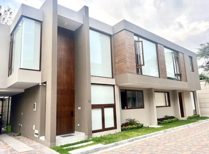 Cumbaya - Sector Santa Ines en Venta Casa a Estrenar en Conjunto 182 m², 3d (Mv) — imagen 1