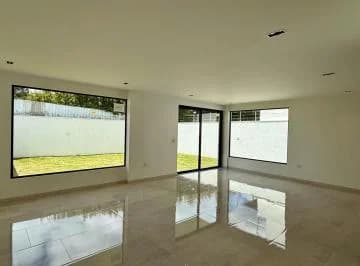 Casa con Área Verde - Challuabamba, Azuay — imagen 2