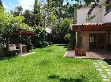 Rento/vendo Exclusiva Casa con Jardines, Seguridad. Sector: Campo Alegre — imagen 3