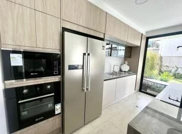Mv - Sector San Juan, Cumbaya, en Venta Casa 168,42 m² Más 53,01 m² de Jardin 2 Pisos — imagen 3